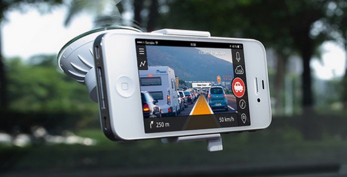 Membuat Kamera Dashboard Mobil Menggunakan Ponsel iPhone